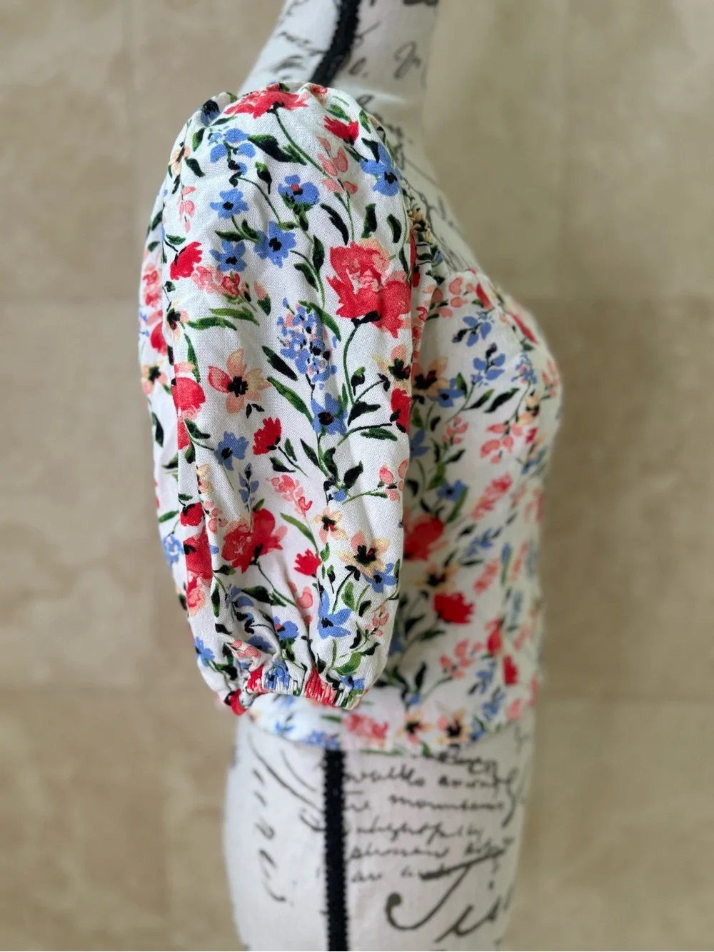 Astr brand label